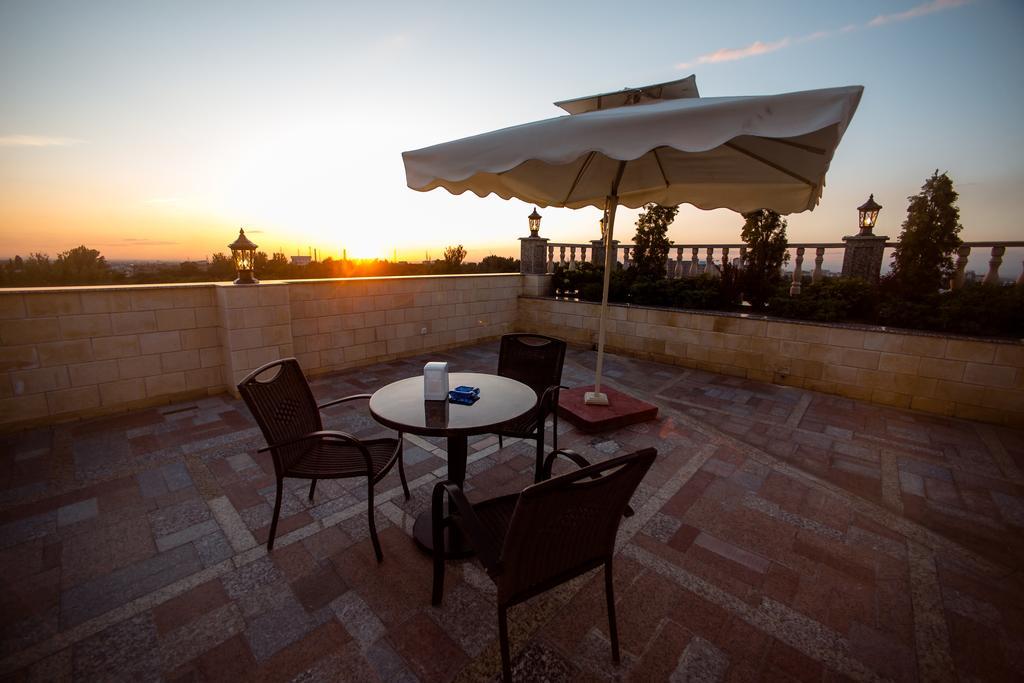 Discovery Hotel Bishkek Exterior photo
