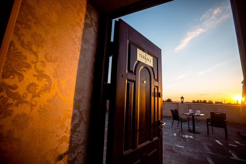 Discovery Hotel Bishkek Exterior photo