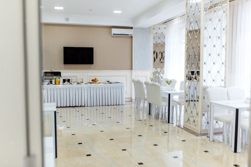 Discovery Hotel Bishkek Exterior photo