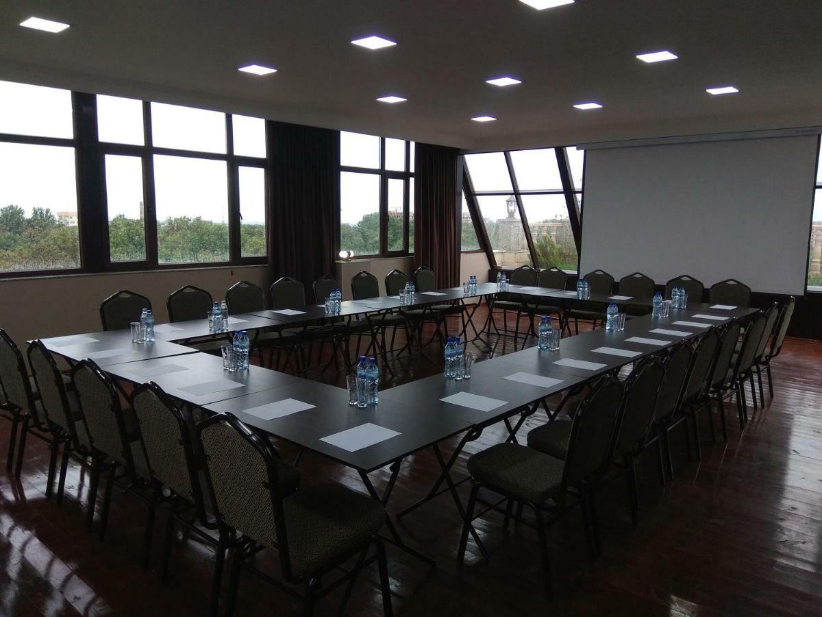 Discovery Hotel Bishkek Exterior photo