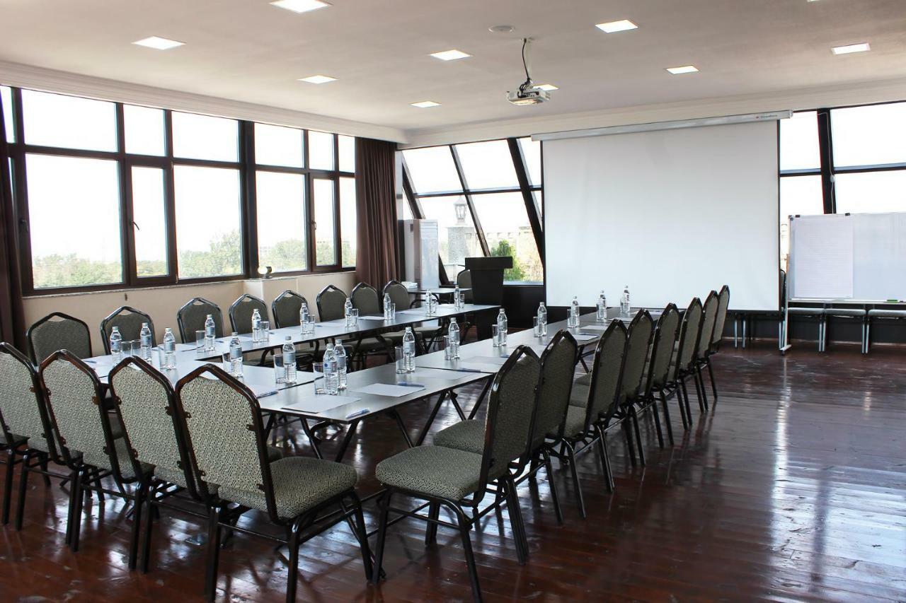 Discovery Hotel Bishkek Exterior photo