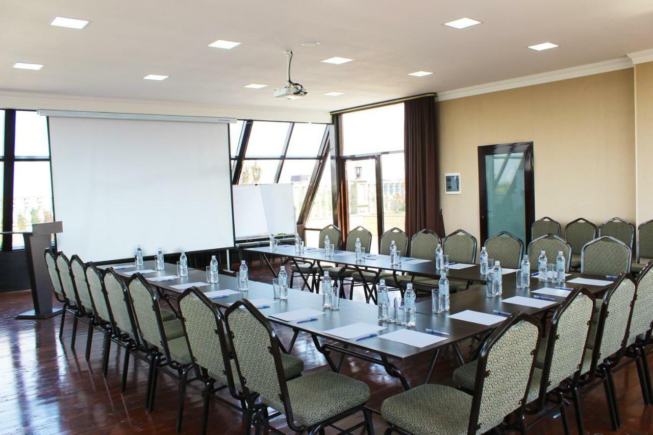 Discovery Hotel Bishkek Exterior photo
