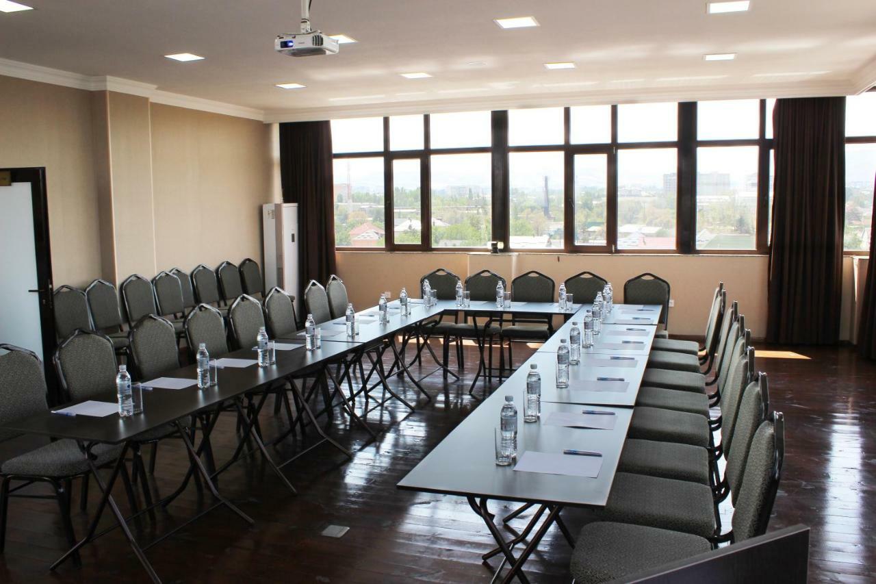 Discovery Hotel Bishkek Exterior photo